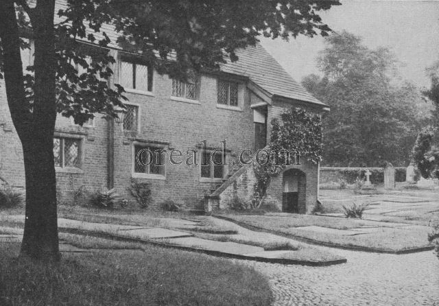KNUTSFORD UNITARIAN CHAPEL, AND THE GRAVEYARD WHERE MRS. GASKELL LIES BURIED KNUTSFORD UNITARIAN CHAPEL, AND THE GRAVEYARD WHERE MRS. GASKELL LIES BURIED