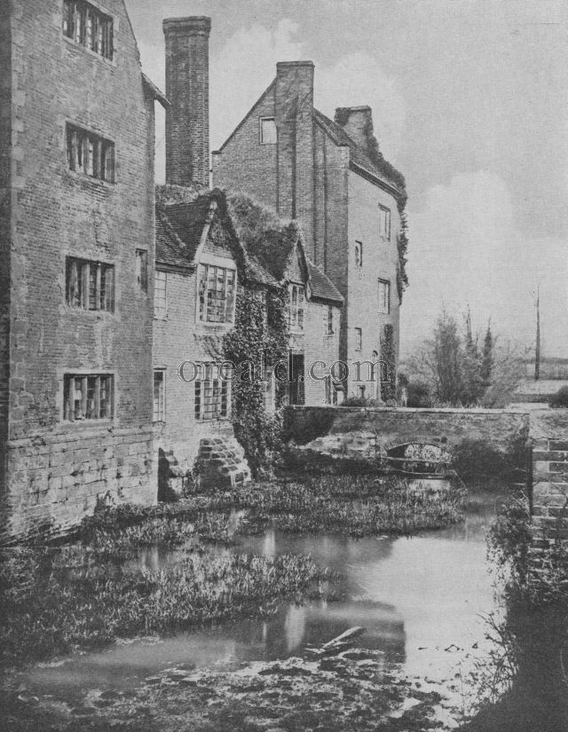 HARVINGTON HALL, WORCESTERSHIRE, AND ITS GLOOMY SECRETS HARVINGTON HALL, WORCESTERSHIRE, AND ITS GLOOMY SECRETS