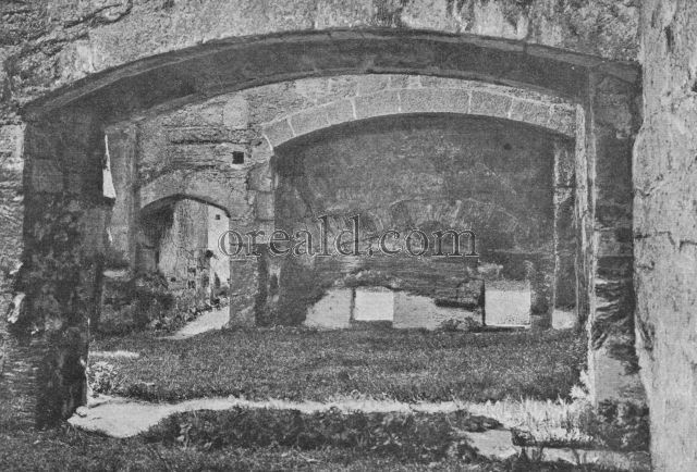 FIREPLACE OF ONE OF THE RUINED ROOMS OF BODIAM FIREPLACE OF ONE OF THE RUINED ROOMS OF BODIAM
