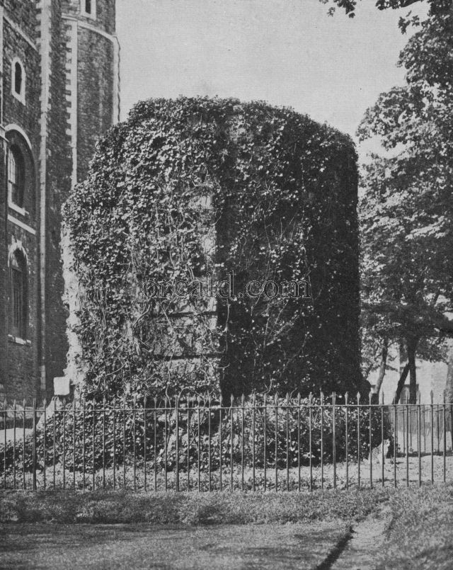 FRAGMENT OF A ROMAN BASTION IN THE TOWER OF LONDON FRAGMENT OF A ROMAN BASTION IN THE TOWER OF LONDON