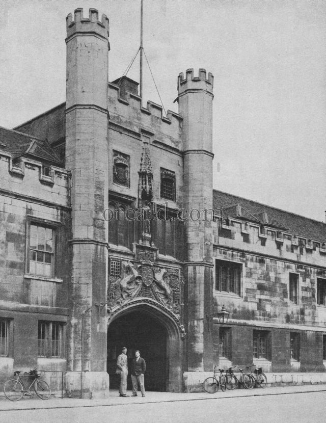 GATEWAY AND FACADE OF CHRIST'S COLLEGE, WHERE MILTON WAS AN UNDERGRADUATE GATEWAY AND FACADE OF CHRIST'S COLLEGE, WHERE MILTON WAS AN UNDERGRADUATE