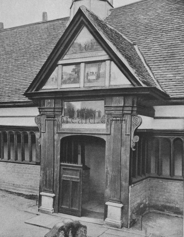 PORCH OF THE CHRIST'S HOSPITAL AT ABINGDON PORCH OF THE CHRIST'S HOSPITAL AT ABINGDON