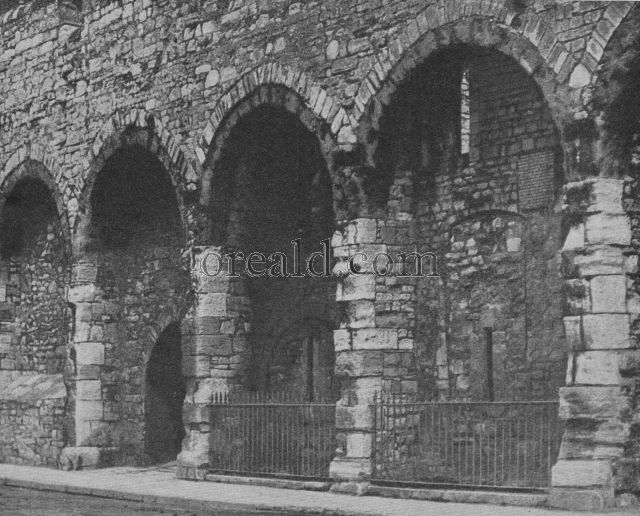 IMPROVEMENTS GRAFTED ON TO SOUTHAMPTON'S NORMAN WALLS IMPROVEMENTS GRAFTED ON TO SOUTHAMPTON'S NORMAN WALLS