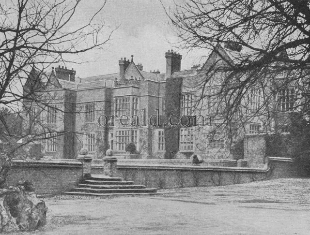 CHEQUERS. THE COUNTRY HOME OF THE PRIME MINISTERS CHEQUERS. THE COUNTRY HOME OF THE PRIME MINISTERS