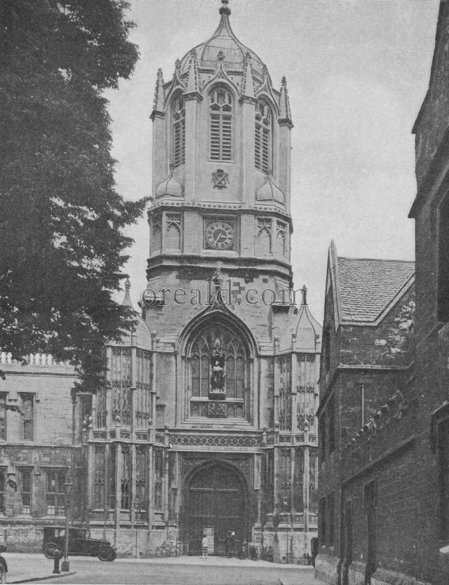 TOM TOWER, WHERE THE GREAT BELL OF CHRIST CHURCH TOLLS TOM TOWER, WHERE THE GREAT BELL OF CHRIST CHURCH TOLLS