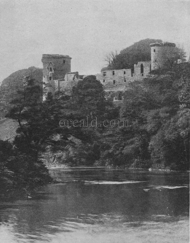 STERN BOTHWELL BY THE CLYDE, WHICH HARBOURED BANNOCKBURN'S ROUTED SOLDIERY STERN BOTHWELL BY THE CLYDE, WHICH HARBOURED BANNOCKBURN'S ROUTED SOLDIERY