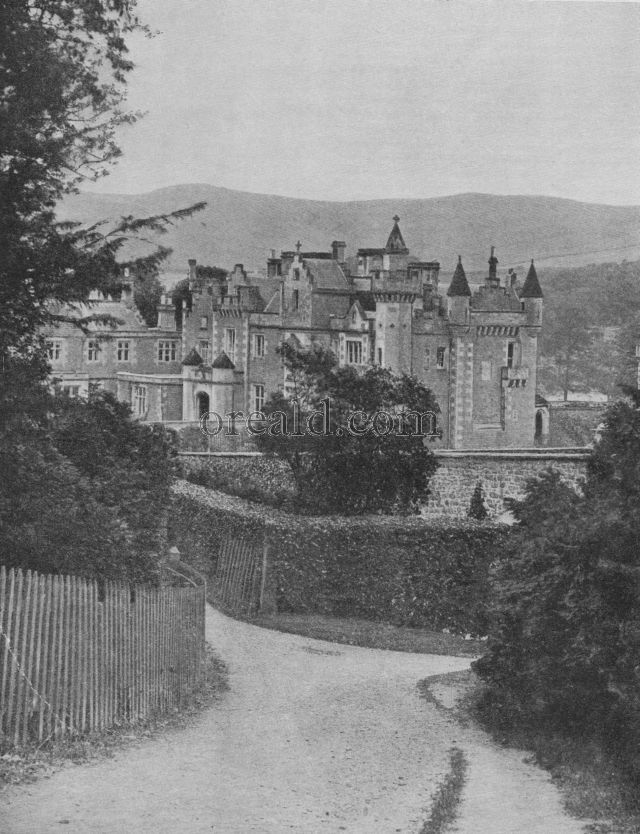 ABBOTSFORD, WHICH SCOTT FOUND A COTTAGE AND LEFT A GREAT MANSION ABBOTSFORD, WHICH SCOTT FOUND A COTTAGE AND LEFT A GREAT MANSION