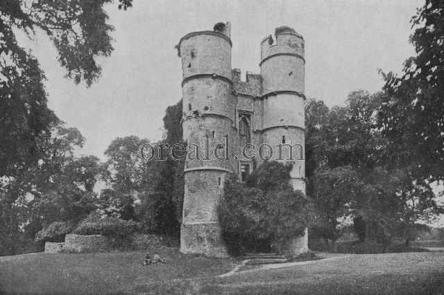 AN EXCURSION FROM THE MAIN ROAD: DONNINGTON CASTLE, HELD STOUTLY FOR KING CHARLES IN THE CIVIL WAR AN EXCURSION FROM THE MAIN ROAD: DONNINGTON CASTLE, HELD STOUTLY FOR KING CHARLES IN THE CIVIL WAR