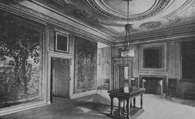 LORD DARNLEY'S ROOM IN HOLYROOD PALACE LORD DARNLEY'S ROOM IN HOLYROOD PALACE