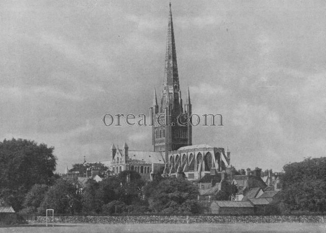 THE HEAVEN-ASPIRING LOVELINESS OF NORWICH CATHEDRAL THE HEAVEN-ASPIRING LOVELINESS OF NORWICH CATHEDRAL
