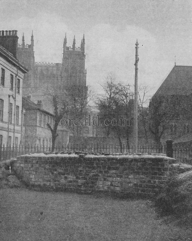 York, City of two Empires: the Roman wall and Minister York, City of two Empires: the Roman wall and Minister